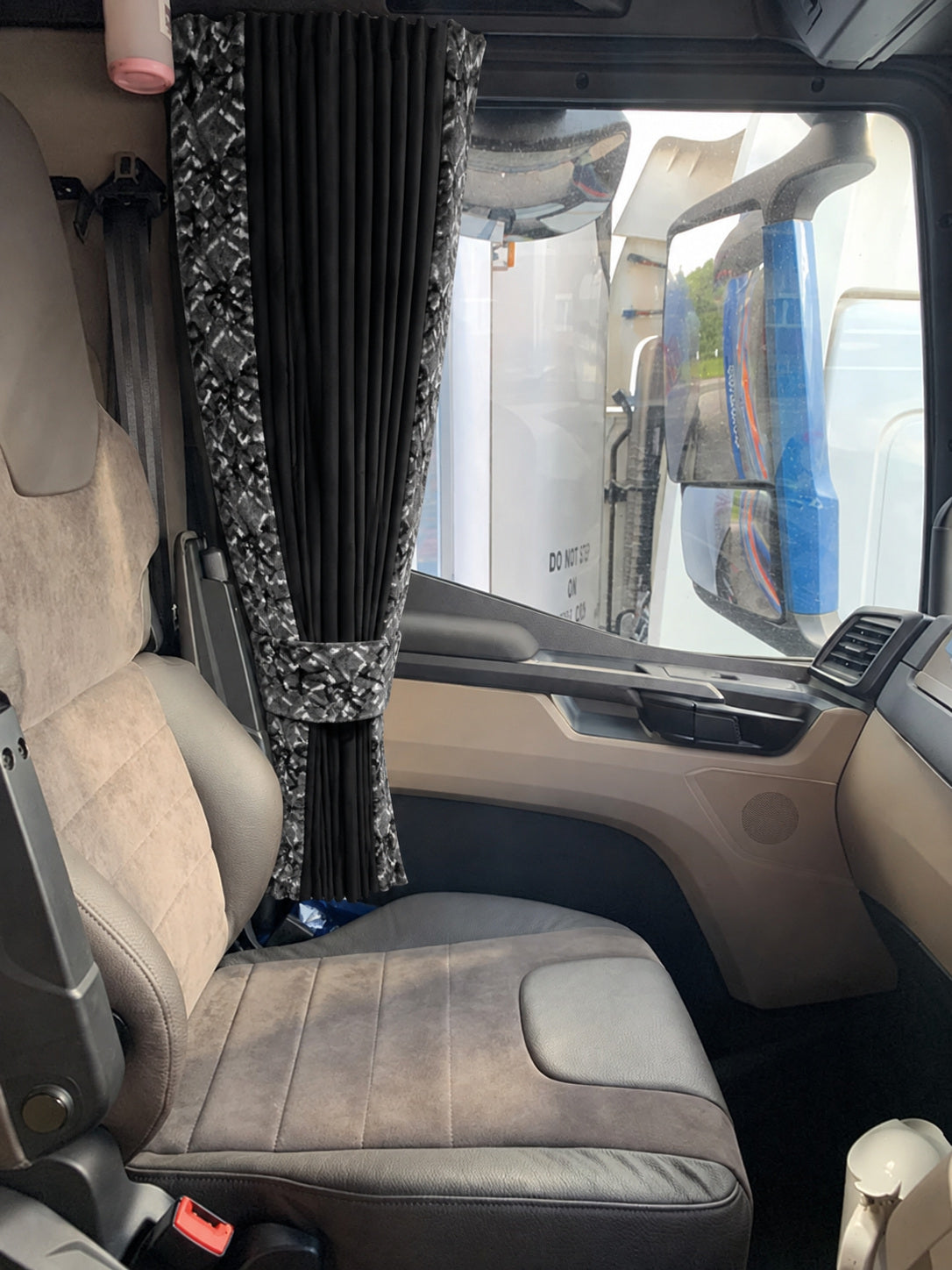 BoutiqueduRoutier™ | Jeu de rideaux de camion en peluche danoise grise