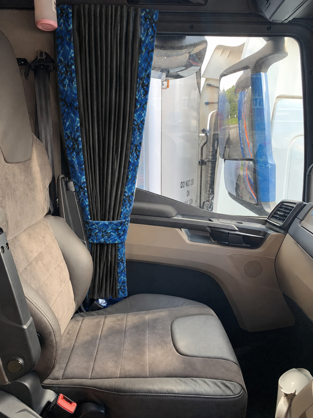 BoutiqueduRoutier™ | Jeu de rideaux de camion en peluche danoise bleue